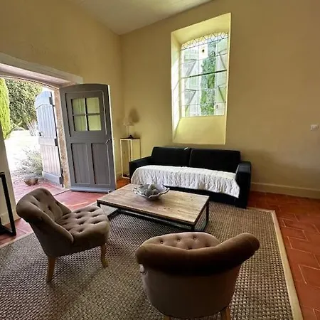 Chapelle Blom بيت للعطل *